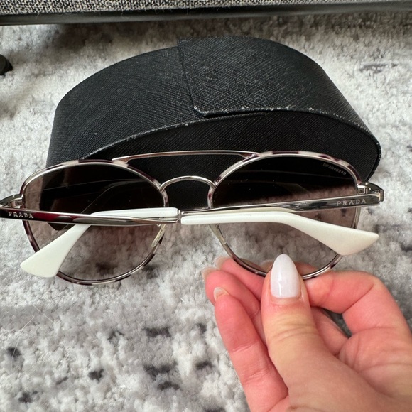 AUTHENTIC Prada grey tortoise sunglasses excellent condition - Picture 2 of 4